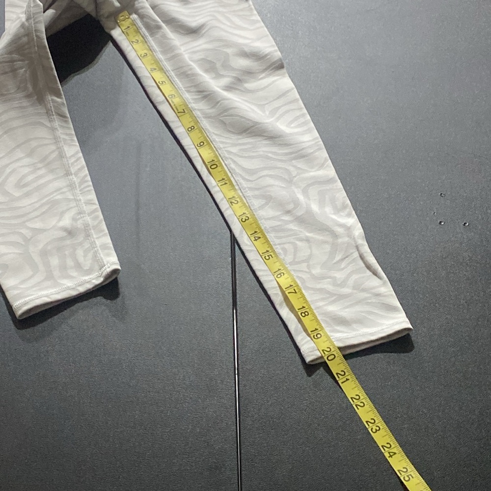 Alo White And Grey Leggings - Picture 3 of 6